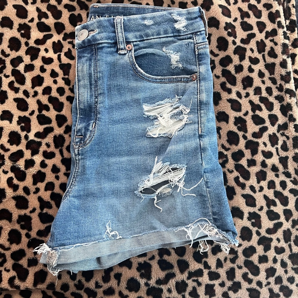 Size US8 American Eagle High rise jean shorts